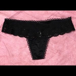 VS Lace Thong Panty